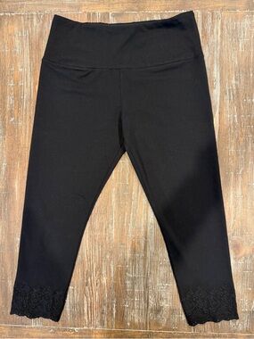 Intro Love the Fit Ankle/Capri Leggings Embroidery Hem - Women’s